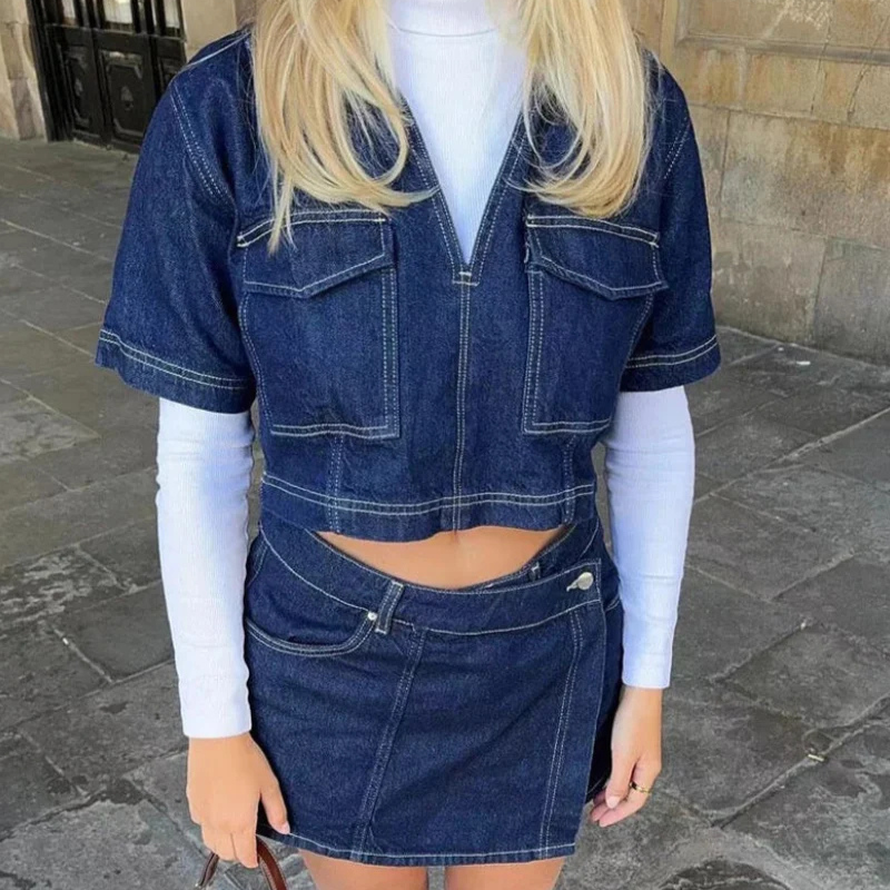 Women's V-Neck Cropped Outfit Set with Asymmetrical Shorts