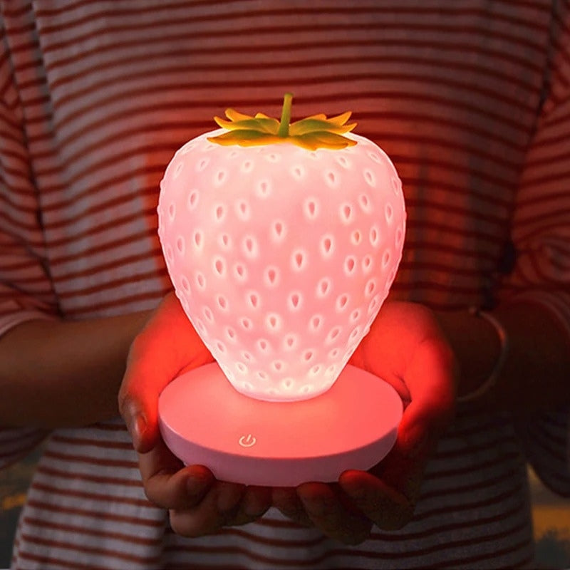 BerryGlow – LED Decoratieve Tafellamp met Aardbei Ontwerp Velani