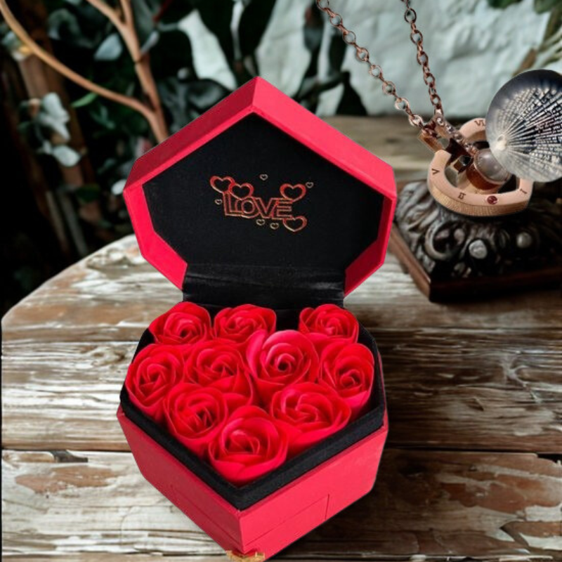 Jewellery Box with Heart-Inspired Necklace