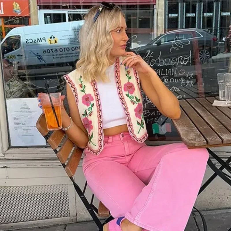 Amara – Sleeveless Vest with Floral Printed Design