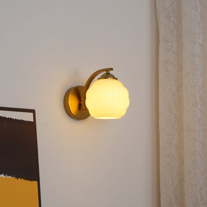 GlowArc – Ronde LED Wandlamp met Gebogen Stand Ontwerp Velani