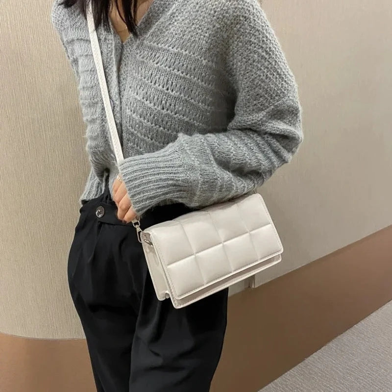 Melina – Schoudertas met Grote Inhoud en Magnetische Gesp Velani