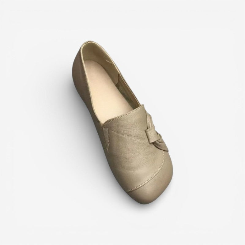 Zoe – Round Toe Shoes with Slip On Design