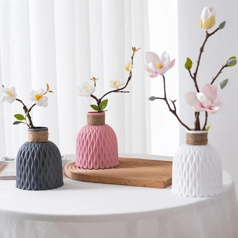 TropiKnot – Decorative Flower Vase with Pineapple-Inspired Design