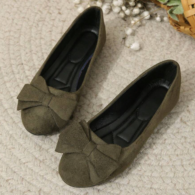 Women’s Slip-On Ballet Flats with Round Toe and Bow Detail