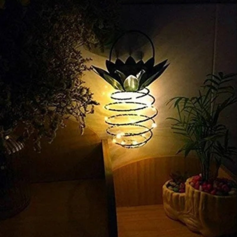 SolarPine – Decoratieve LED Lamp met Zonne-ananas Ontwerp Velani