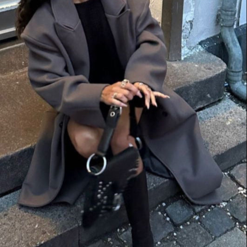 Ashley – Jas met Reverskraag Lang Model Doorknoopsluiting en Lange Mouwen Velani