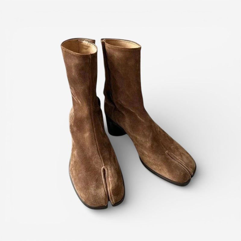 Willow – Tabi Boots with High Heel Design