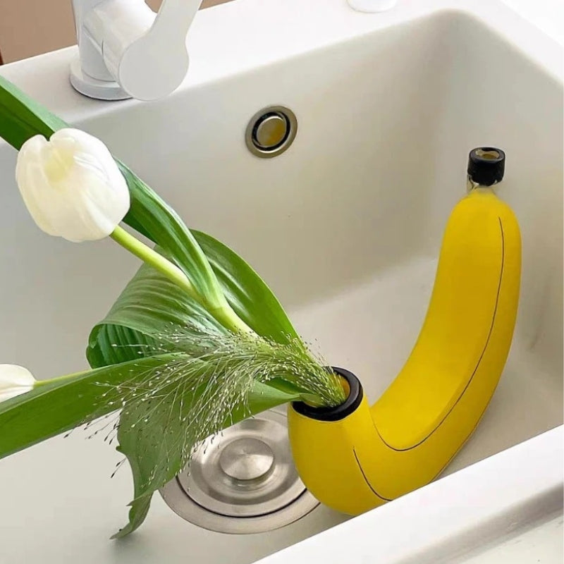 DecoCurve – Decorative Banana Vase with a Semicircular Design