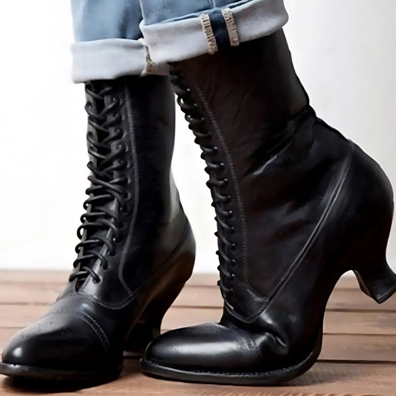 Anna – veterlaarzen met hoge gesp, puntige neus en ronde hak Velani