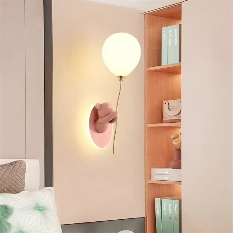BrightPaws – LED Wall Lamp Bear with Balloon Design