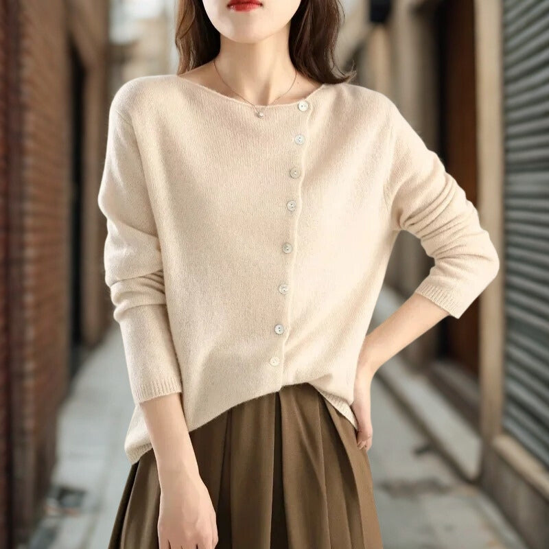 Ires – Long Sleeve Sweater with Button Closure