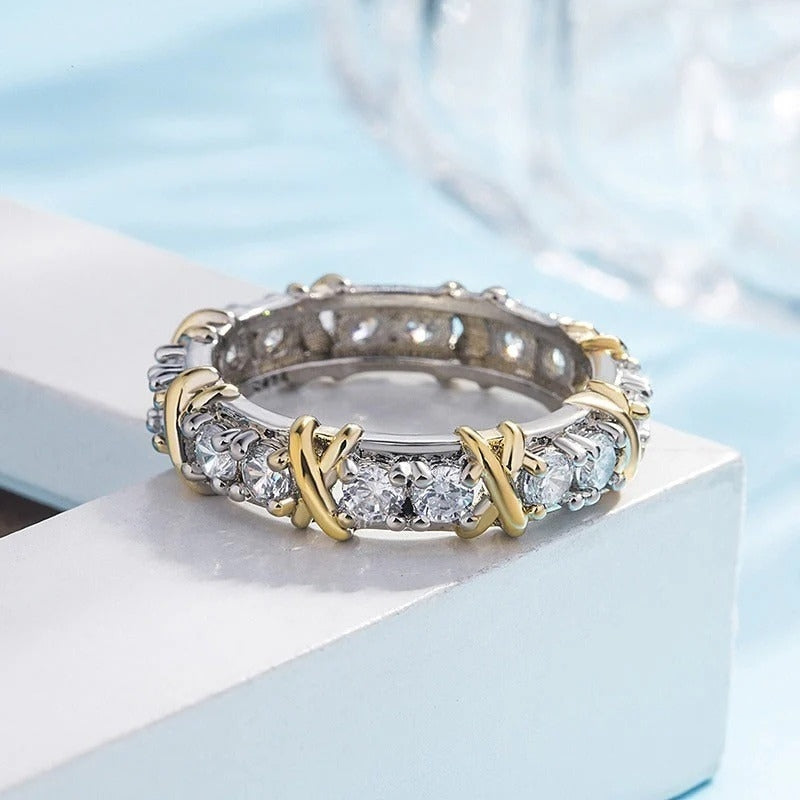 Olivia – Radiant design ring with elegant styling