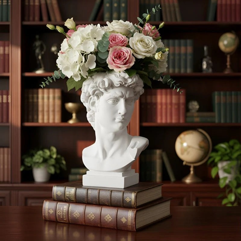 FiguRina – Decoratieve bloempot in mensvorm voor display Velani