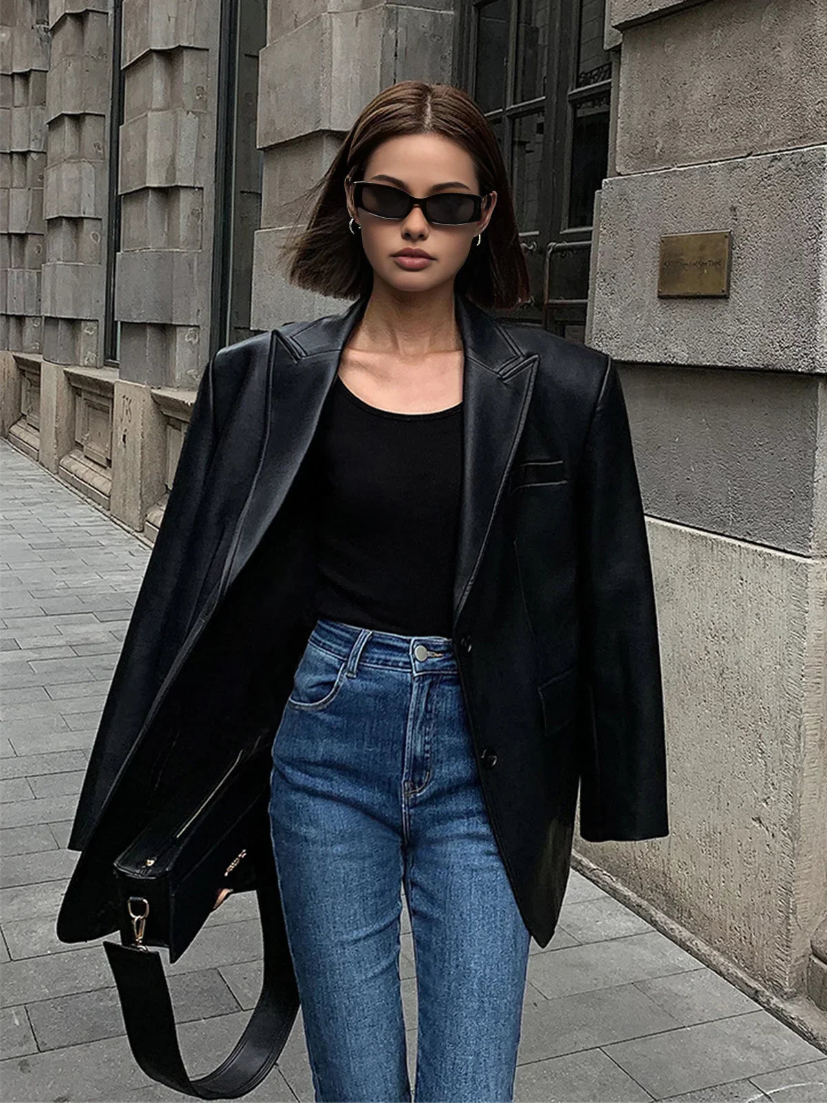 Vent - Women's Oversized Blazer with Notched Lapel Collar