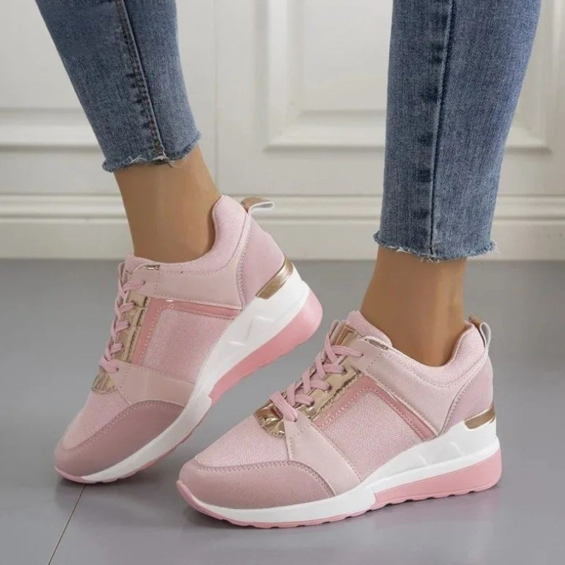 Nina – Round Toe Boots With Adjustable Laces And Breathable Design