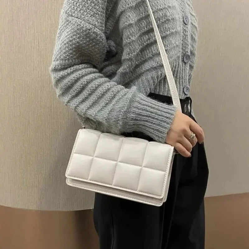 Melina – Schoudertas met Grote Inhoud en Magnetische Gesp Velani