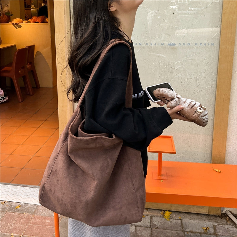 Mia – Women's Shoulder Bag with Long Shoulder Strap