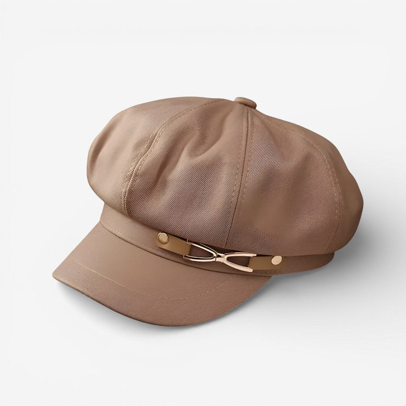 Ava – Round Hat With Octagonal Pattern And Chain Buckle