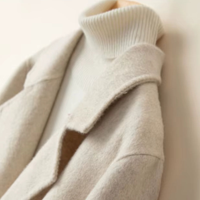 Maria – Jas met lange mouwen, reverskraag en knopen Velani