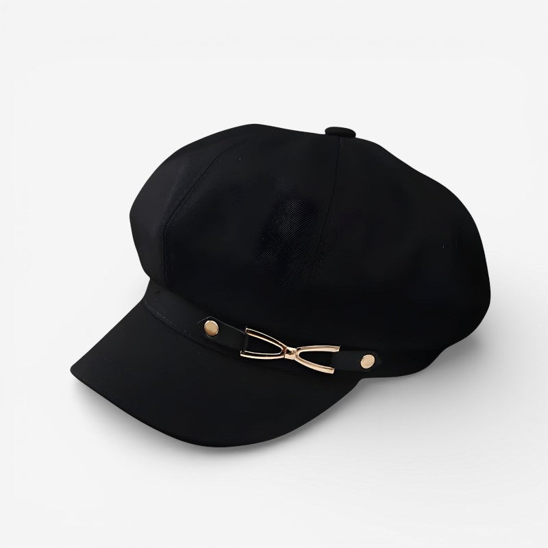 Ava – Round Hat With Octagonal Pattern And Chain Buckle