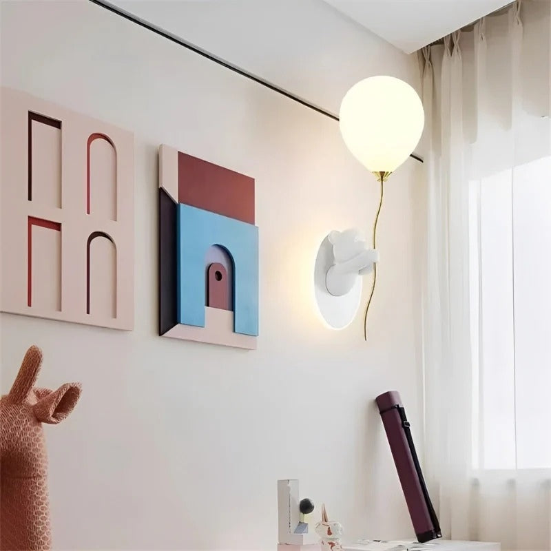 BrightPaws – LED Wall Lamp Bear with Balloon Design