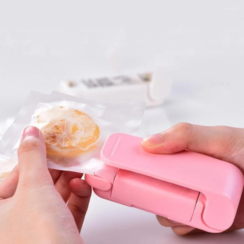 HandiPress – Portable Ceiling Tool with hand-press mechanism