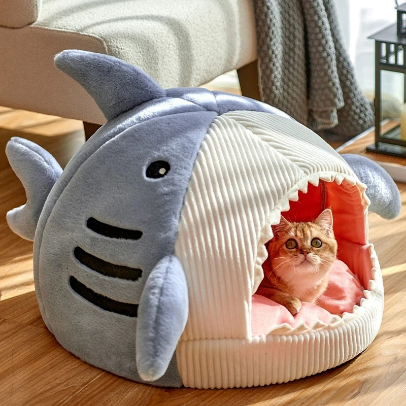 AquaPaw – Decorative Pet Bed with Shark Design