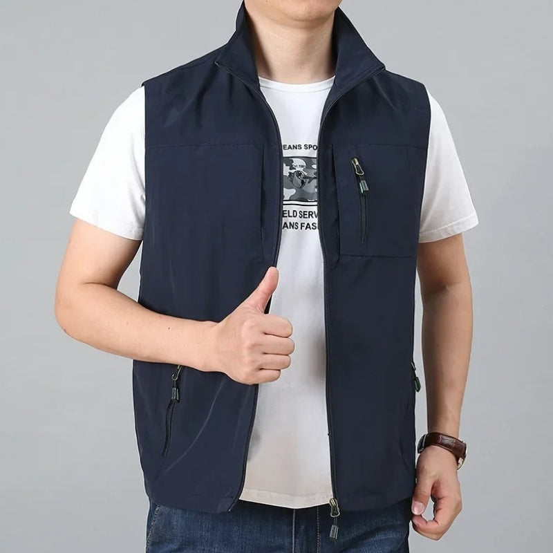 Jaxon – Sleeveless Vest with Zipper Closure and Multiple Pockets
