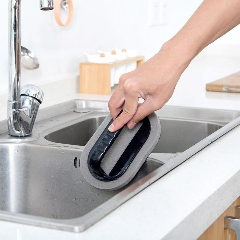 CleanSweep – Round Sponge Brush with Handle