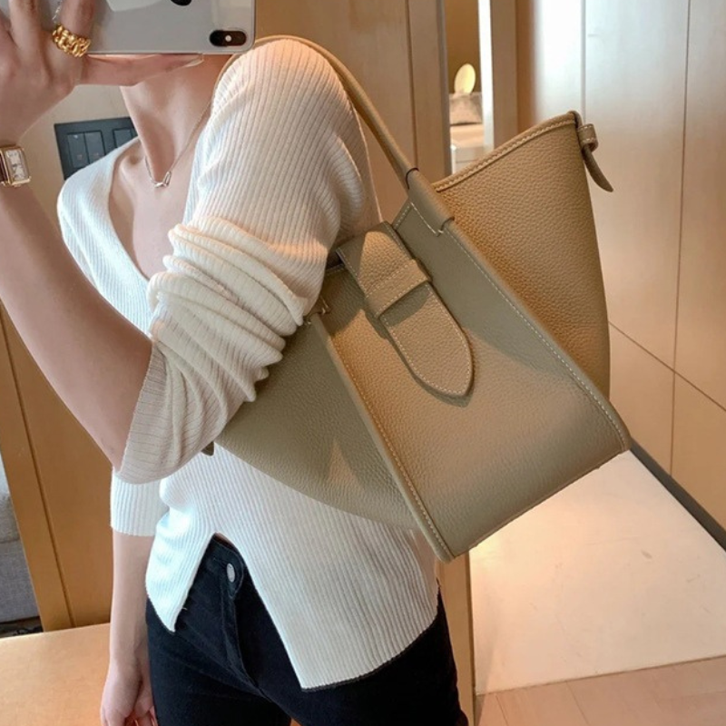 Jessica – Bucket Handbag with Adjustable Strap and Handle