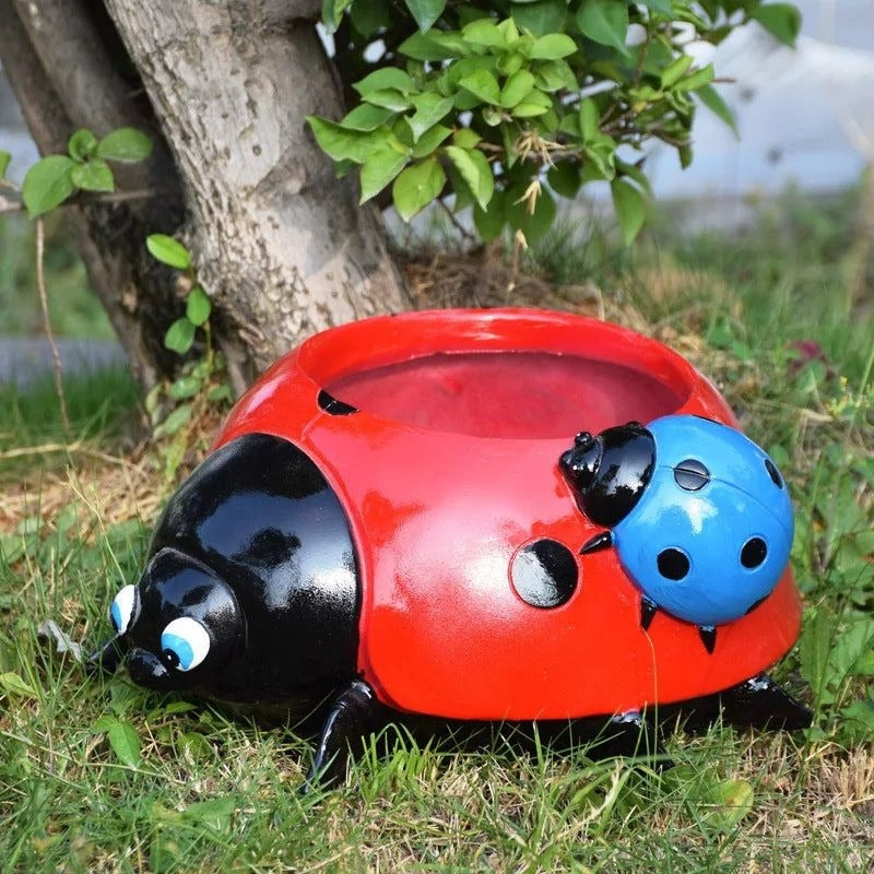 LadyBloom – Outdoor flower pot with ladybug