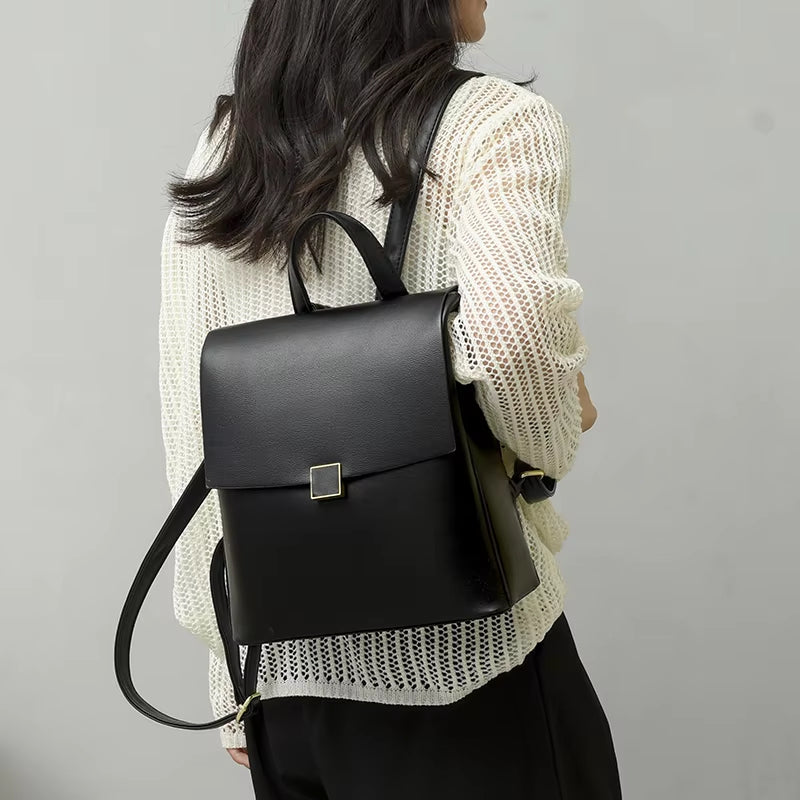 Samara – Large Capacity Backpack with Adjustable Straps and Pockets