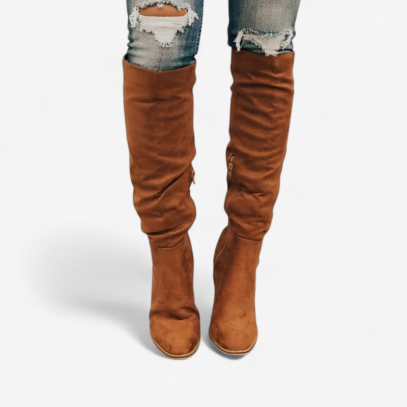 Nienke – Kniehoge Laarzen met Ritssluiting aan de Zijkant en Puntige Neus Velani