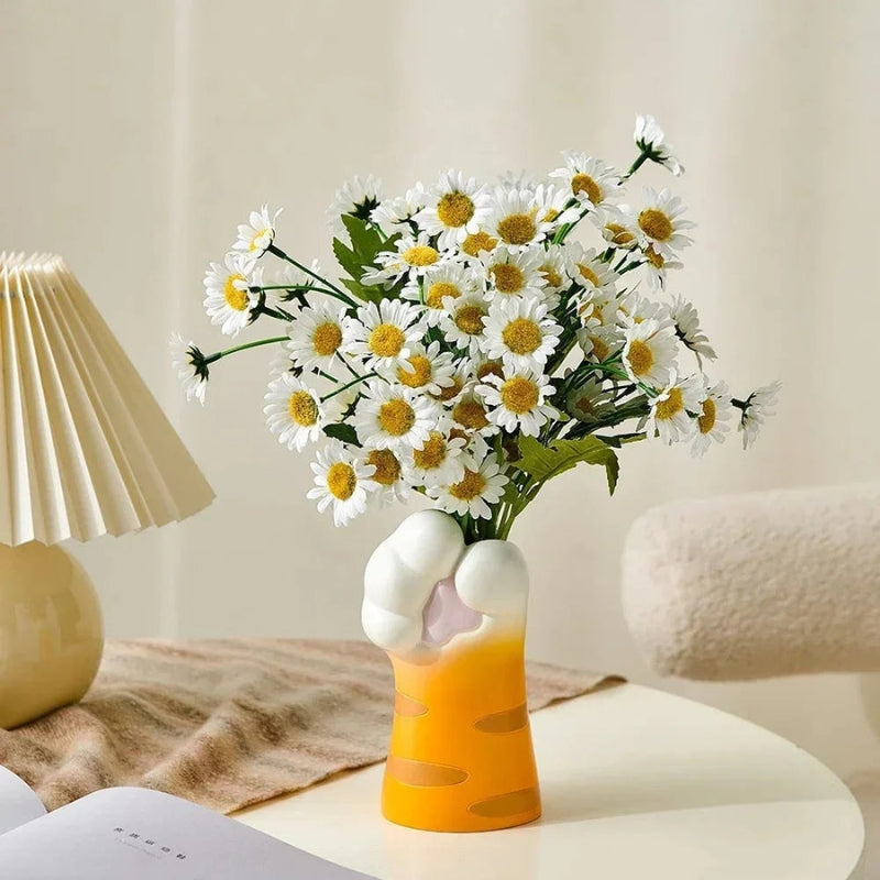 PurrBloom – Flower Vase with Cat Claw Design