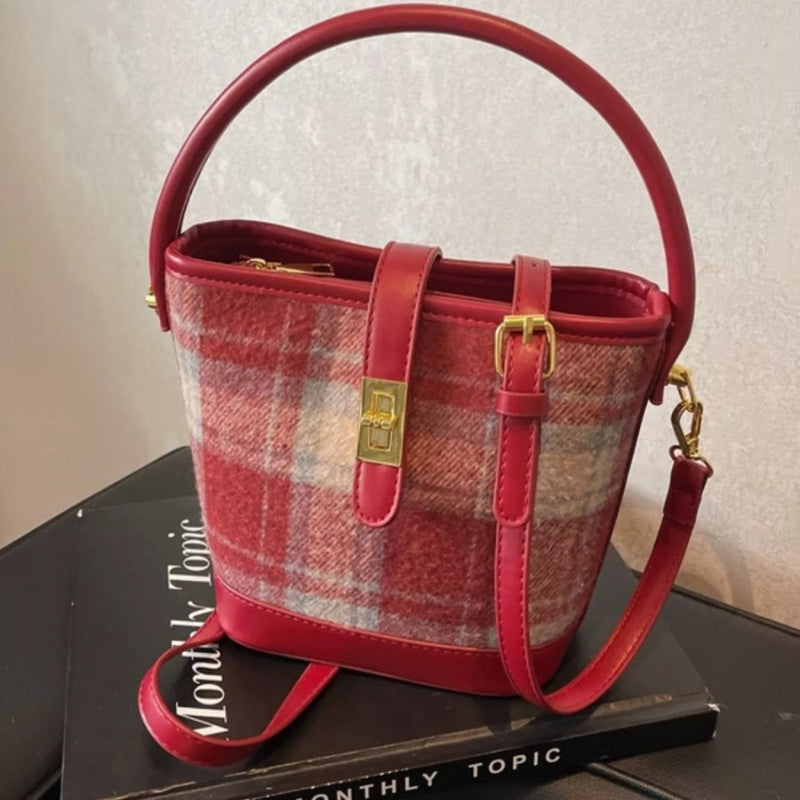 Maelle – Women's Shoulder Bag with Large Storage Space and Checkered Pattern