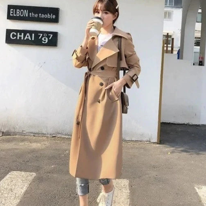 Sarah – Lange Trenchcoat met Ceintuur Knopensluiting en Lange Mouwen Velani