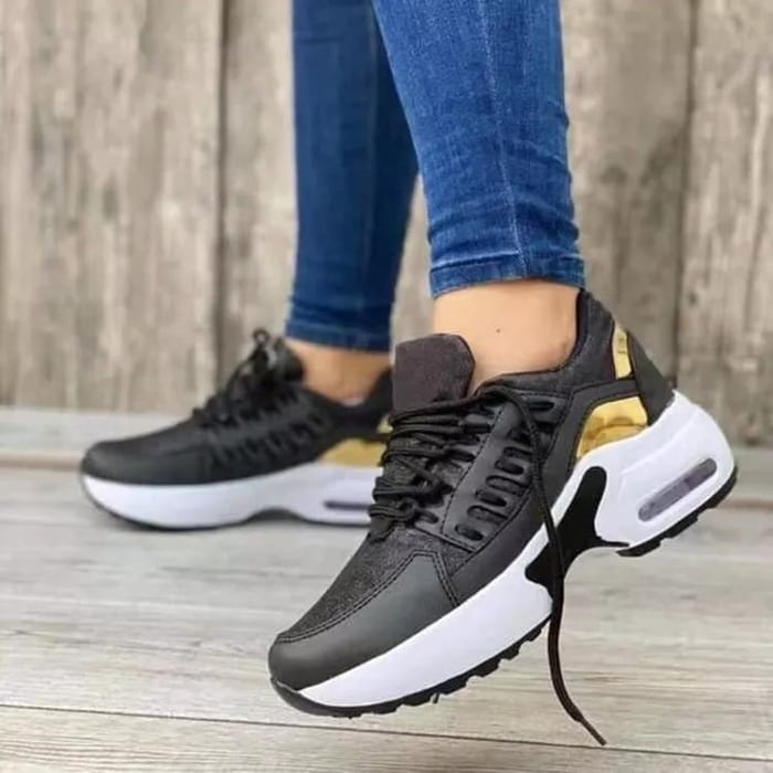 GripSneak – Lace-Up Sneakers with Round Toe and Flexible Rubber Outsole