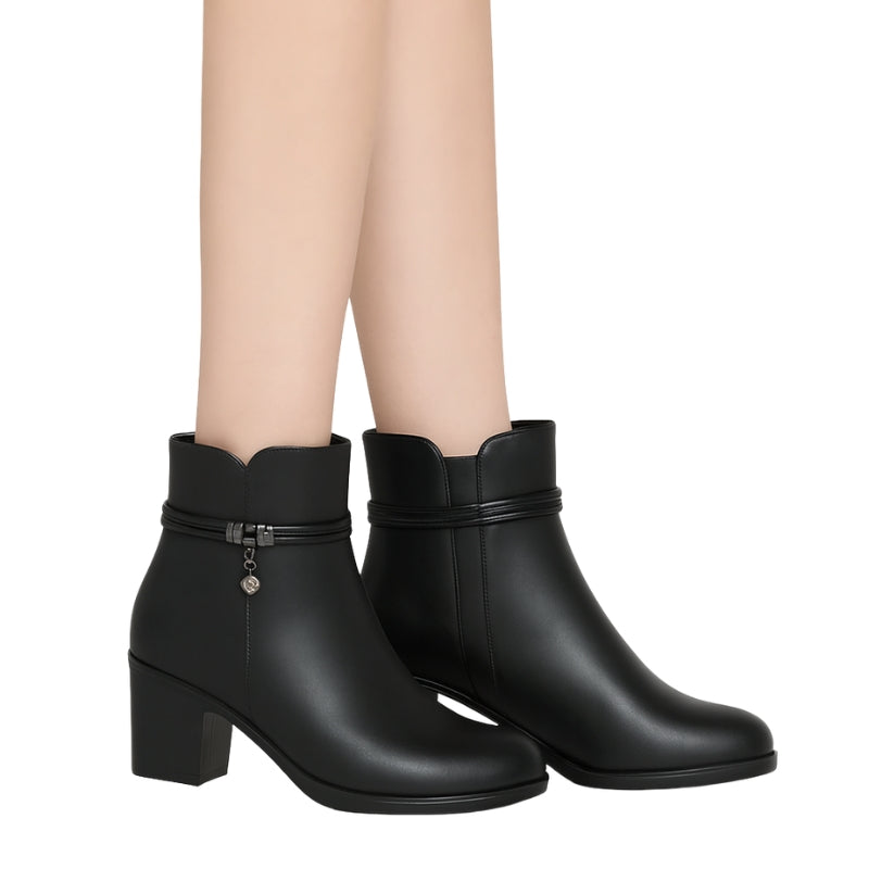 Lina – Enkellaarsjes met Puntneus en Zijrits Velani