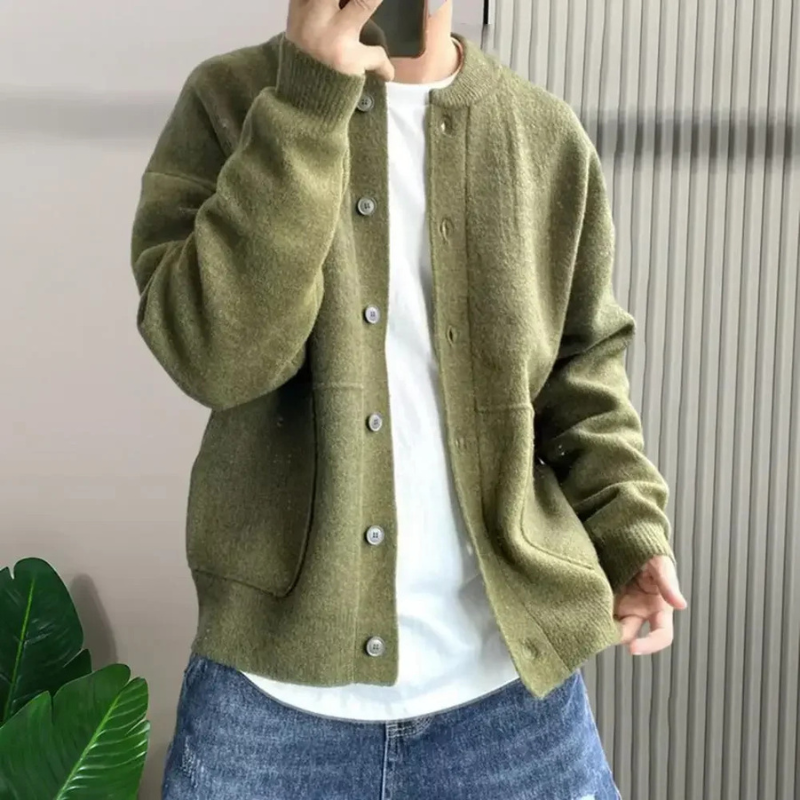 Ethan – Long sleeve sweater with button closure