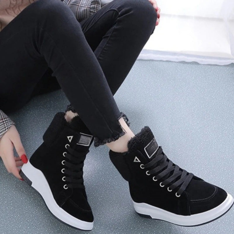 Lily – Round Toe Shoes With Adjustable Laces