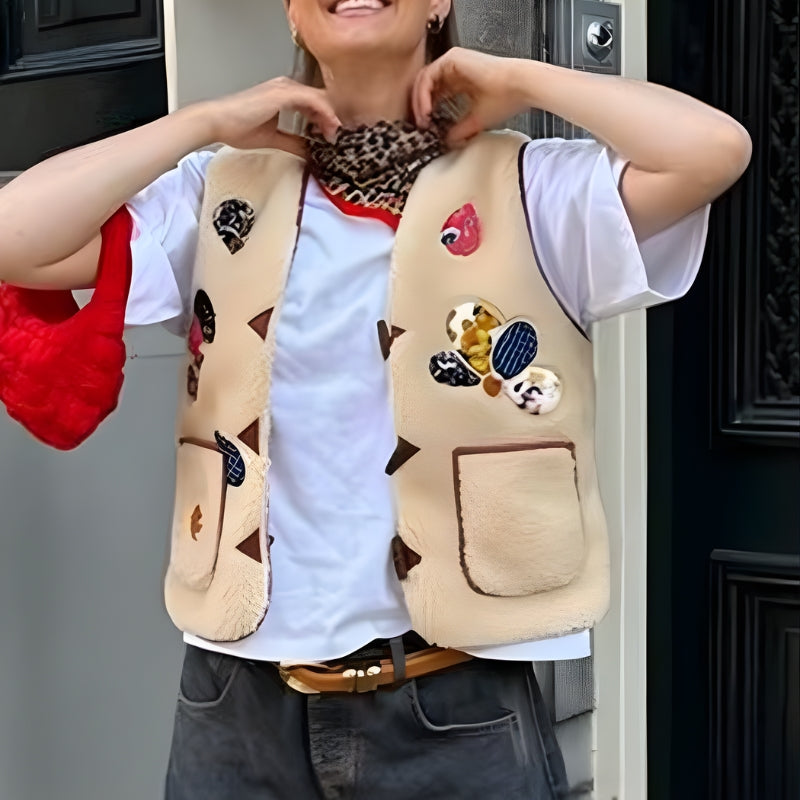 Lily – Sleeveless printed jacket with V neck and pockets