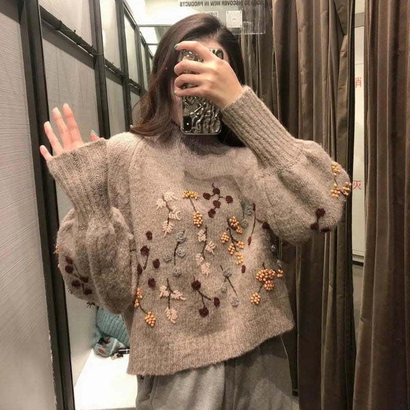Clara – Knitted Sweater With Floral Printed Pattern