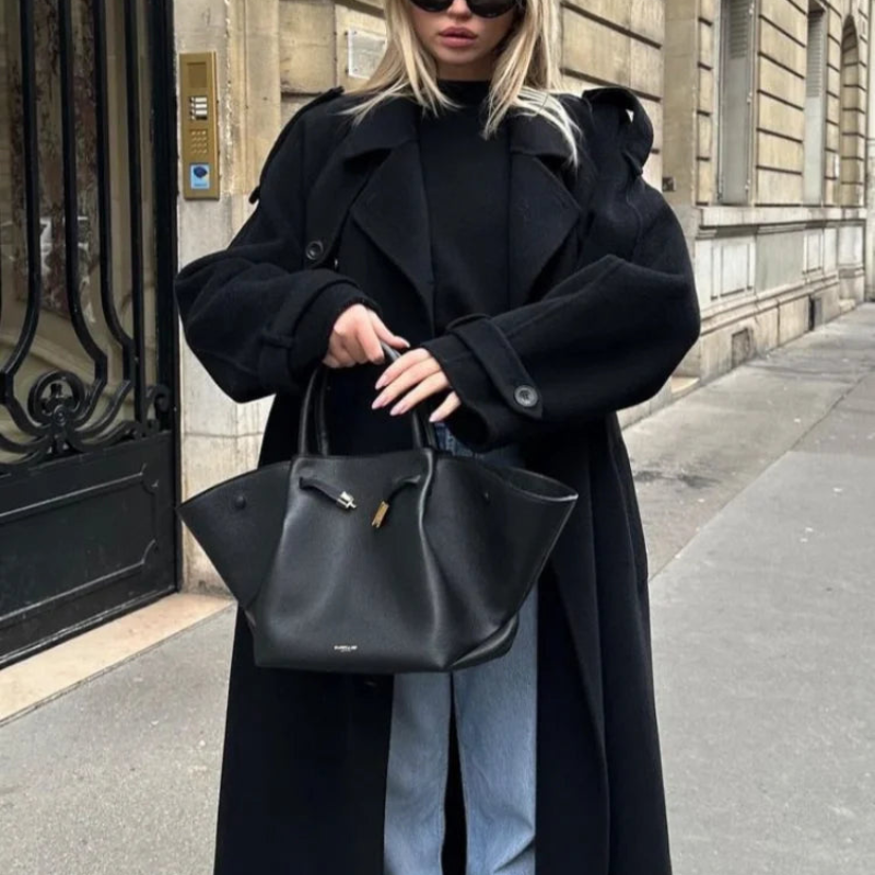 Ashley – Lange jas met riem reverskraag knoopsluiting en zakken Velani