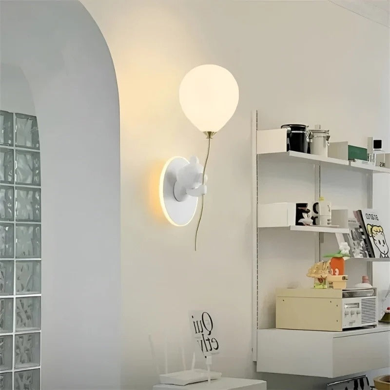 BrightPaws – LED Wall Lamp Bear with Balloon Design