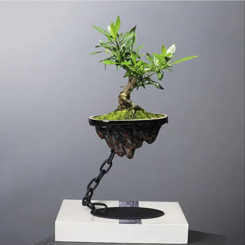 AeroLeaf – Hanging Sculptural Planter With Chain Suspension
