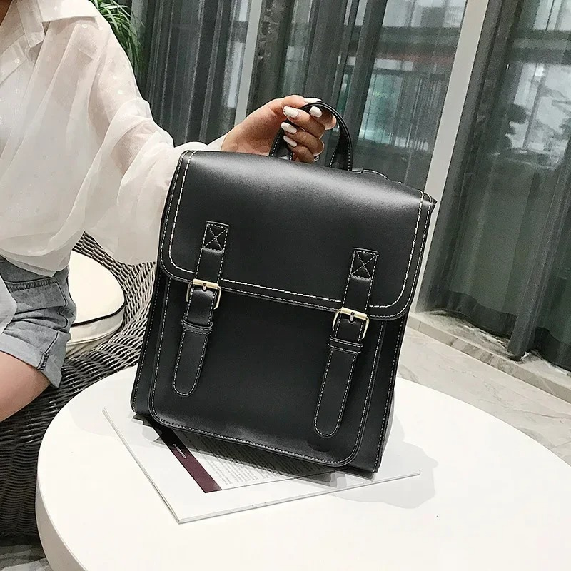 Blythe – Multifunctional Backpack with Adjustable Shoulder Straps & Buckle Closure