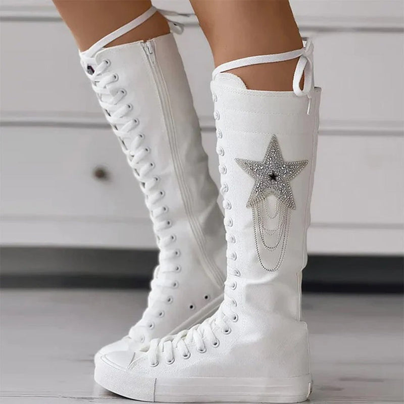 Clara – High boots with lace-up and flat sole design