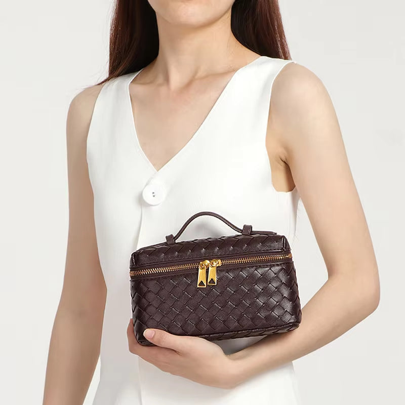 Jessica – Shoulder Bag with Adjustable Strap and Zip Closure