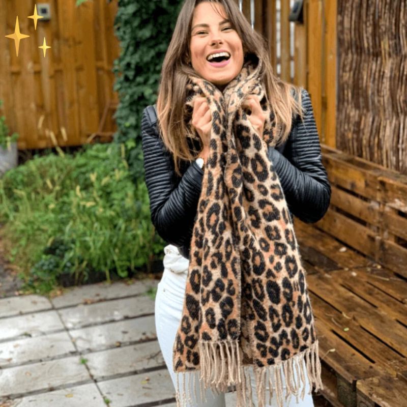 Women Knitted Leopard Print Scarf